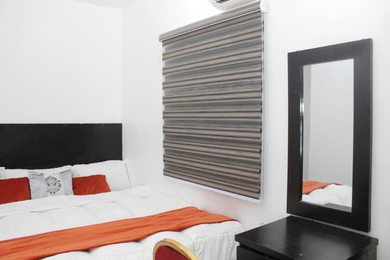 Blue Moon Hotels Victoria Island Lagos Buitenkant foto