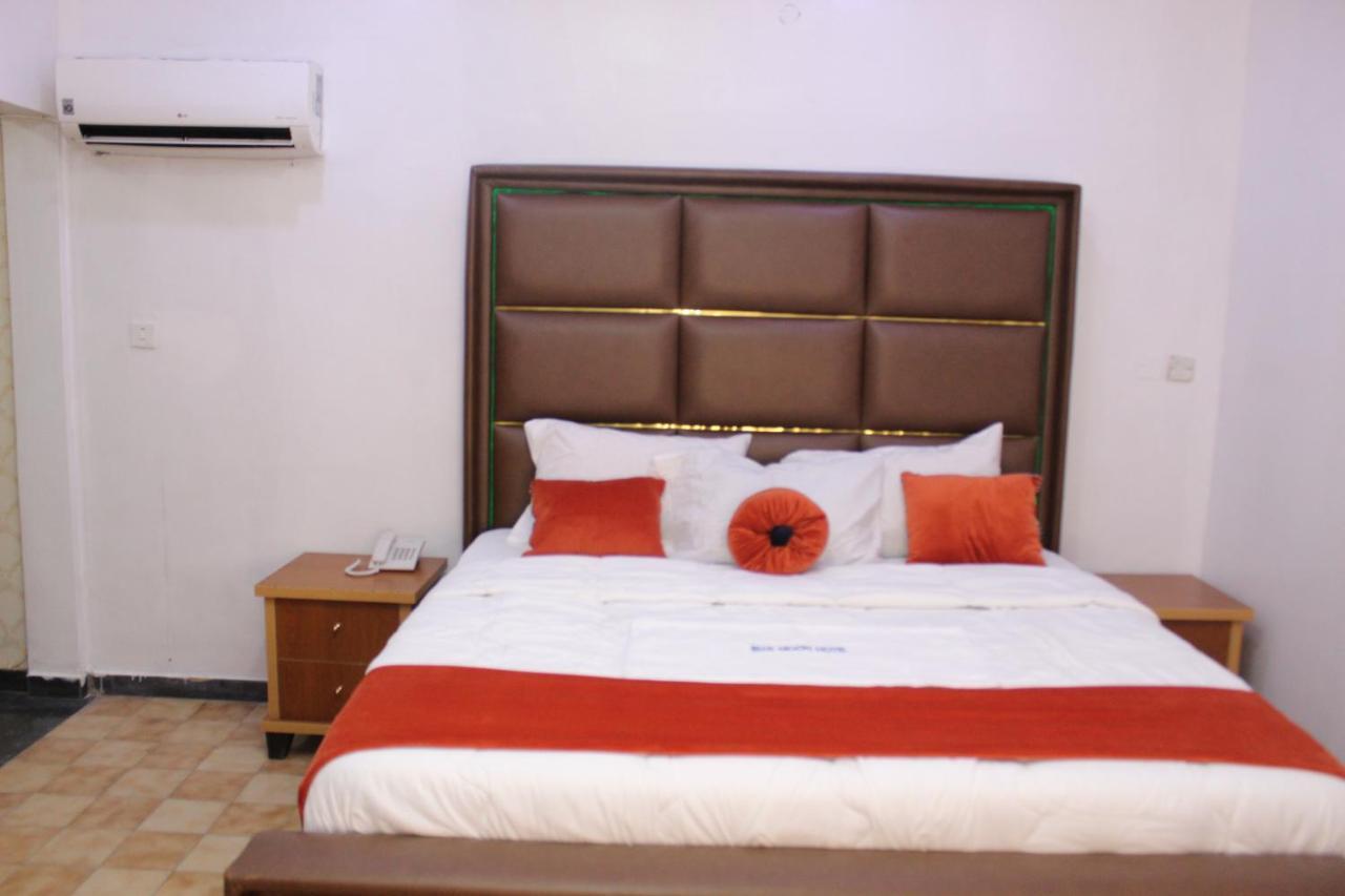 Blue Moon Hotels Victoria Island Lagos Buitenkant foto