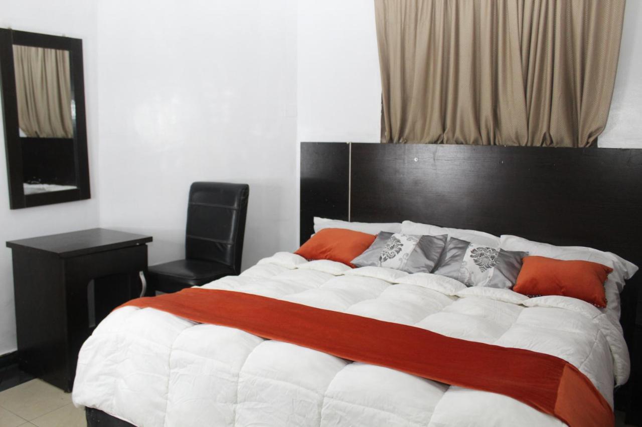 Blue Moon Hotels Victoria Island Lagos Buitenkant foto