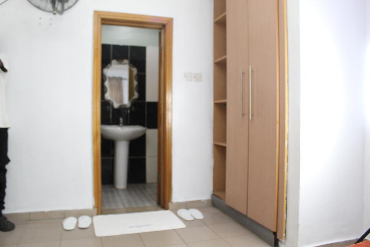 Blue Moon Hotels Victoria Island Lagos Buitenkant foto