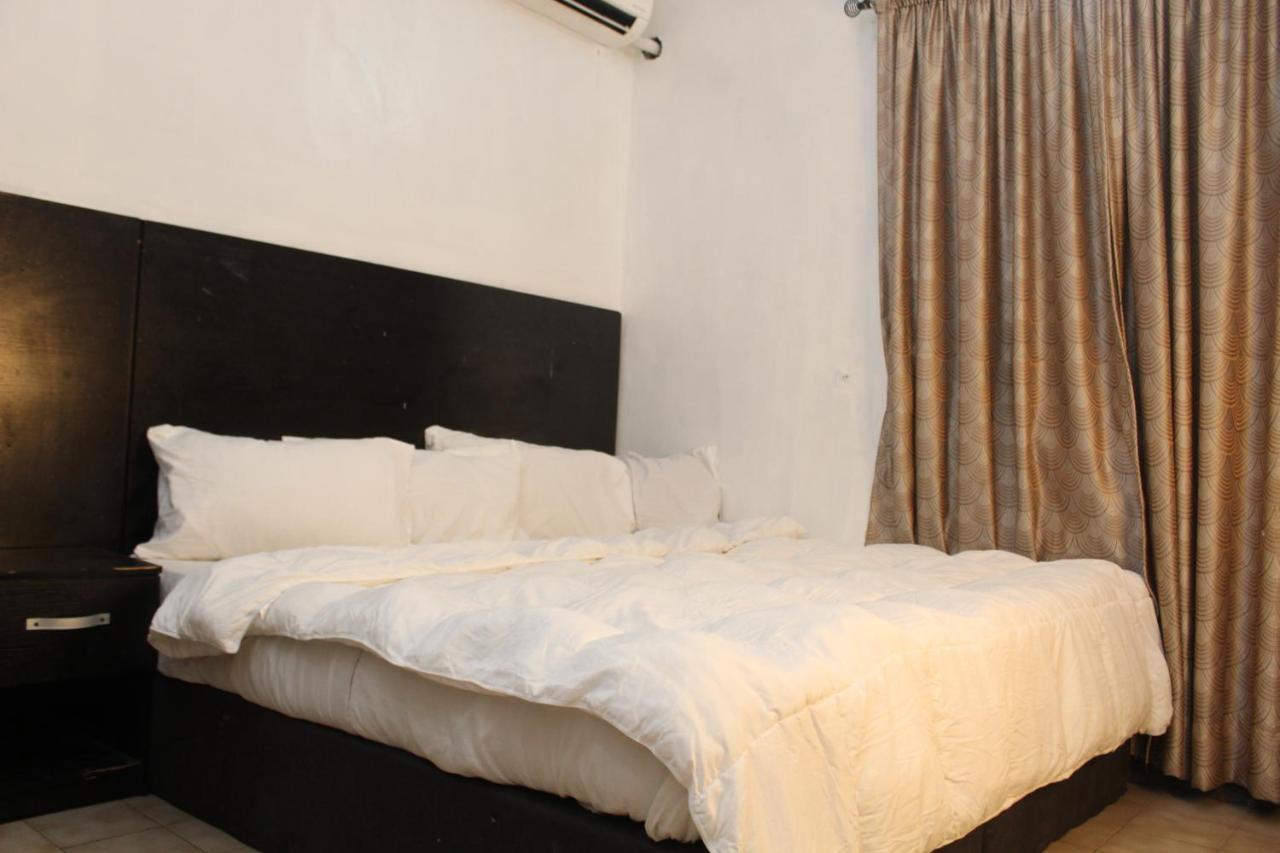 Blue Moon Hotels Victoria Island Lagos Buitenkant foto
