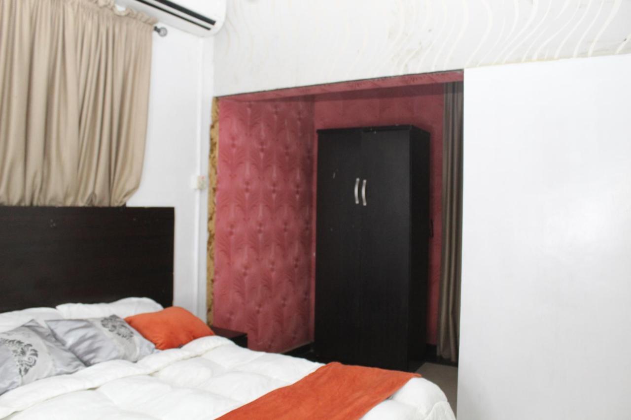Blue Moon Hotels Victoria Island Lagos Buitenkant foto