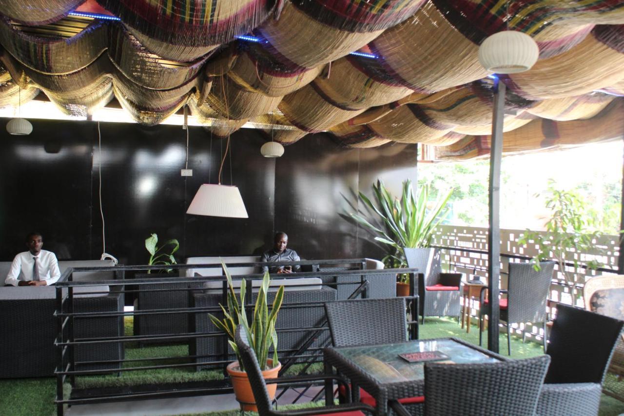 Blue Moon Hotels Victoria Island Lagos Buitenkant foto