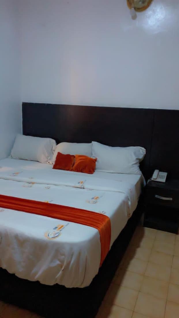 Blue Moon Hotels Victoria Island Lagos Buitenkant foto