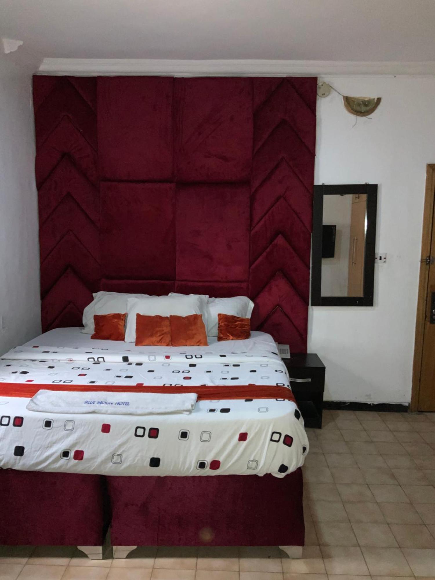 Blue Moon Hotels Victoria Island Lagos Buitenkant foto
