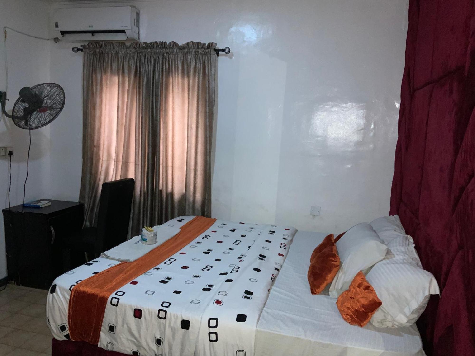 Blue Moon Hotels Victoria Island Lagos Buitenkant foto