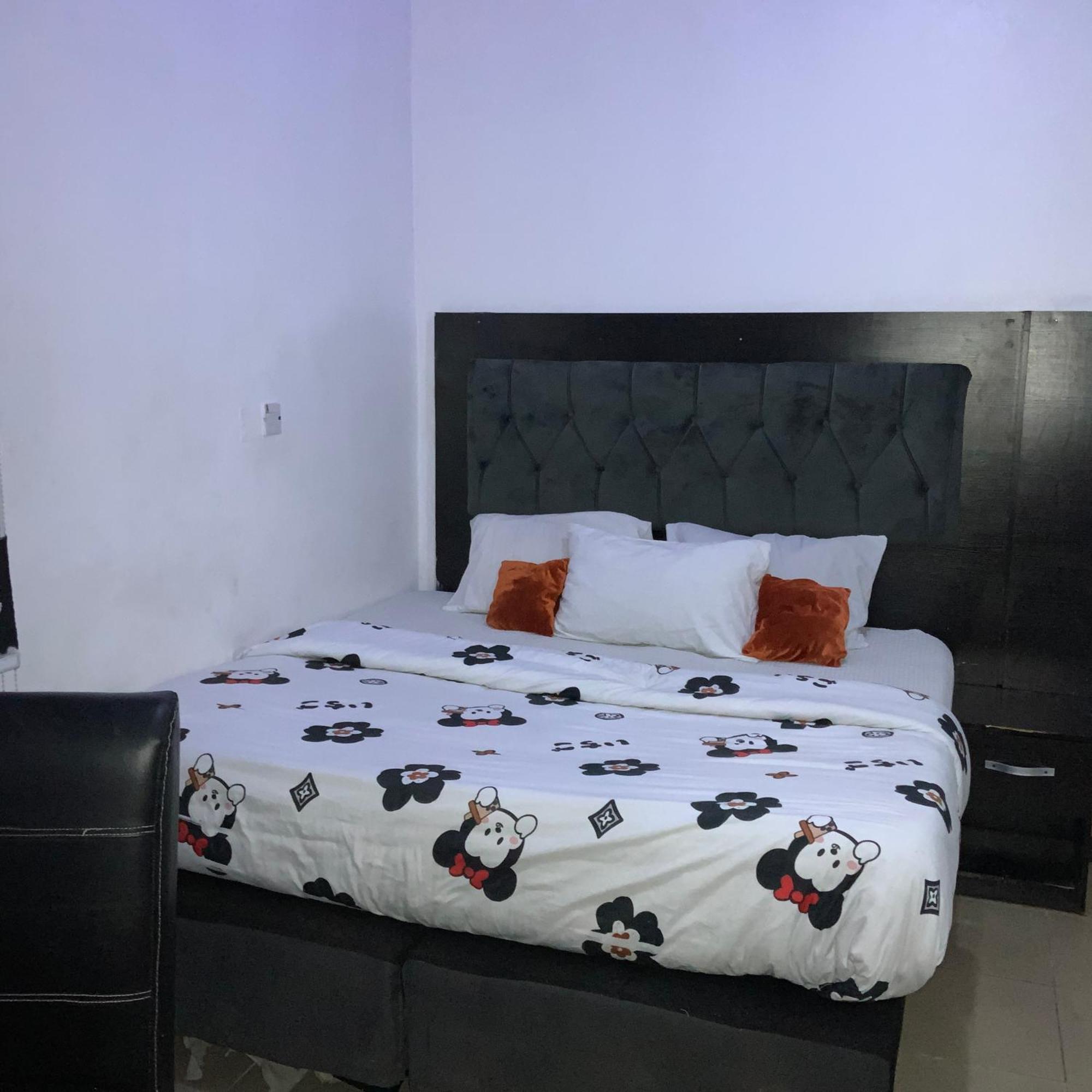 Blue Moon Hotels Victoria Island Lagos Buitenkant foto