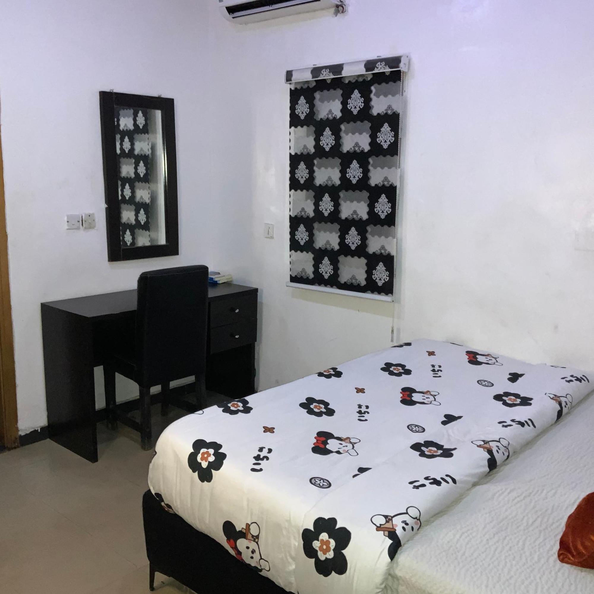 Blue Moon Hotels Victoria Island Lagos Buitenkant foto