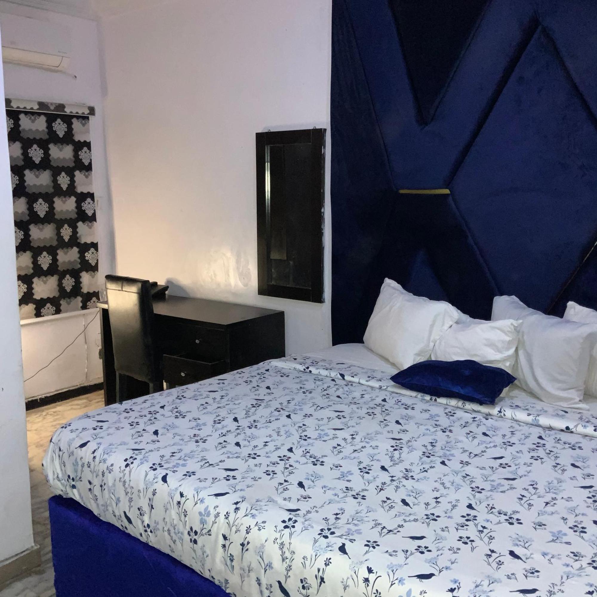 Blue Moon Hotels Victoria Island Lagos Buitenkant foto