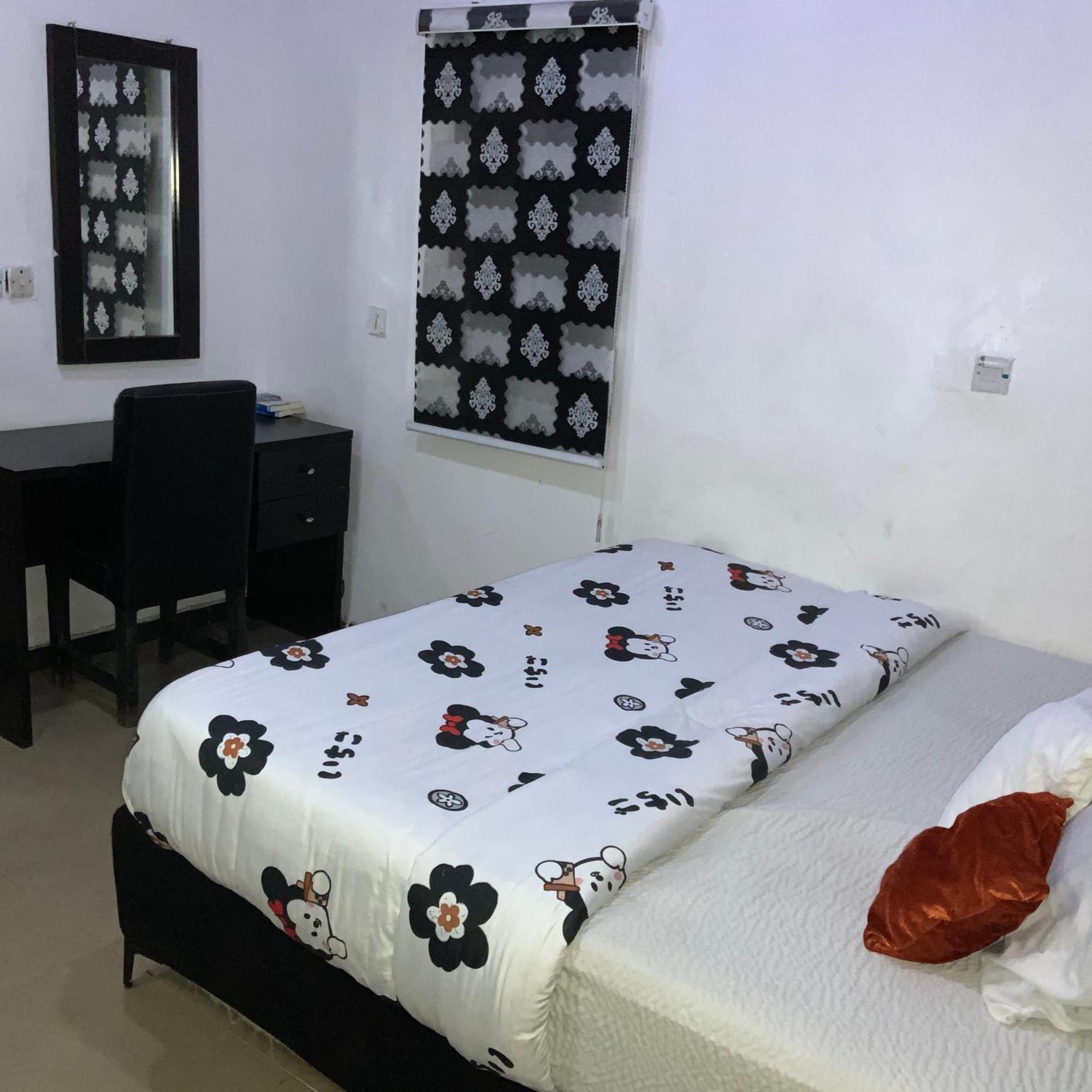 Blue Moon Hotels Victoria Island Lagos Buitenkant foto